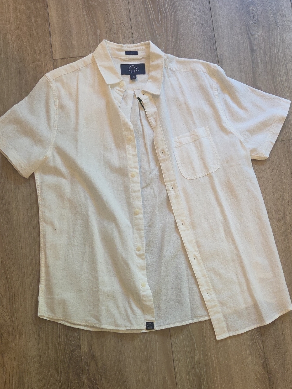 Men's Short-Sleeve Button-Down Shirt in Off-White